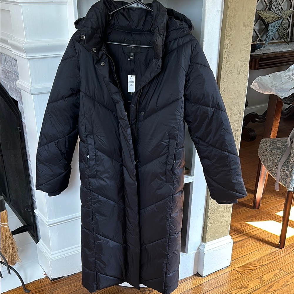 Banana Republic Water Resistant Puffer Coat Black